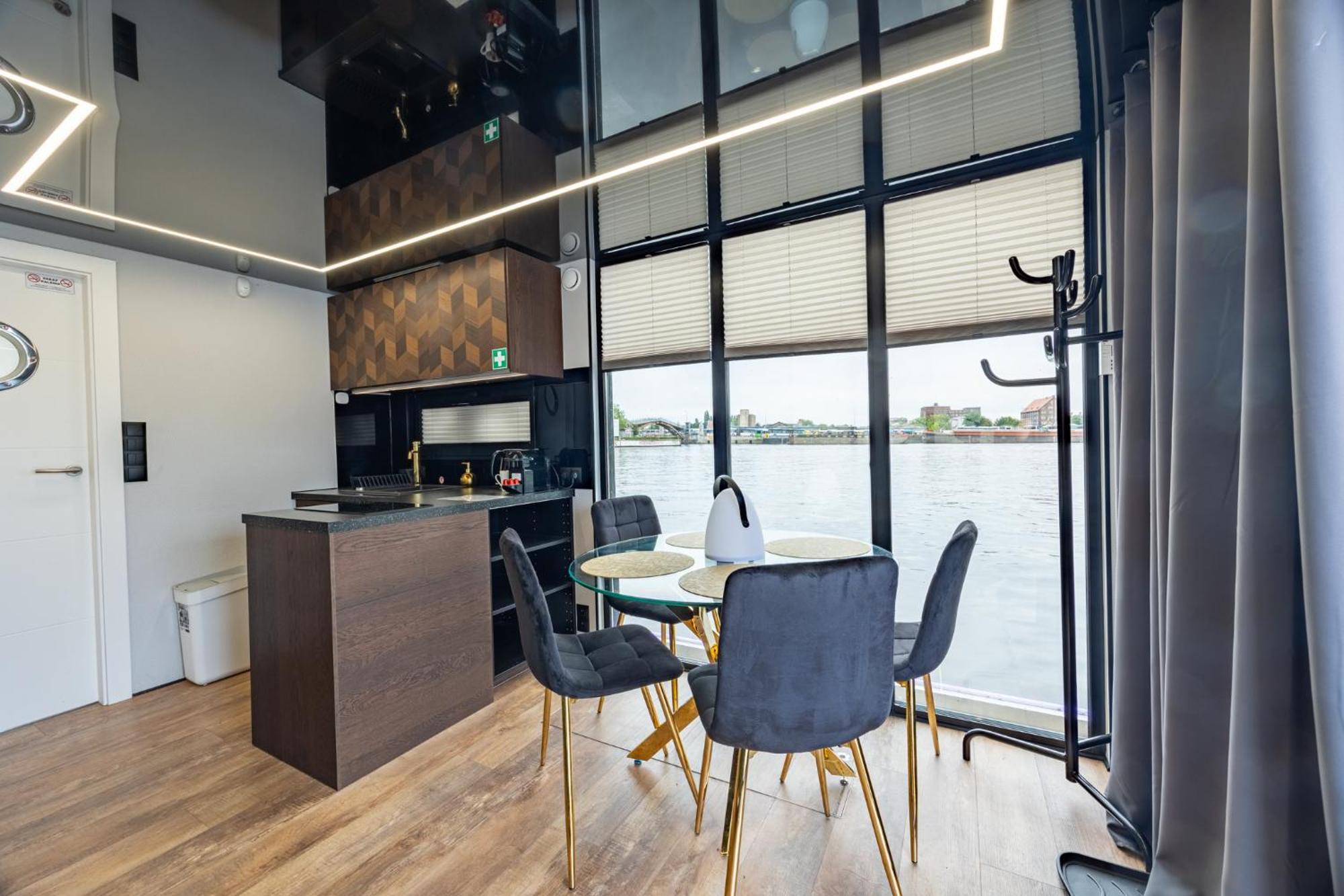 Houseboat Energyapart ชเตชชิน ภายนอก รูปภาพ