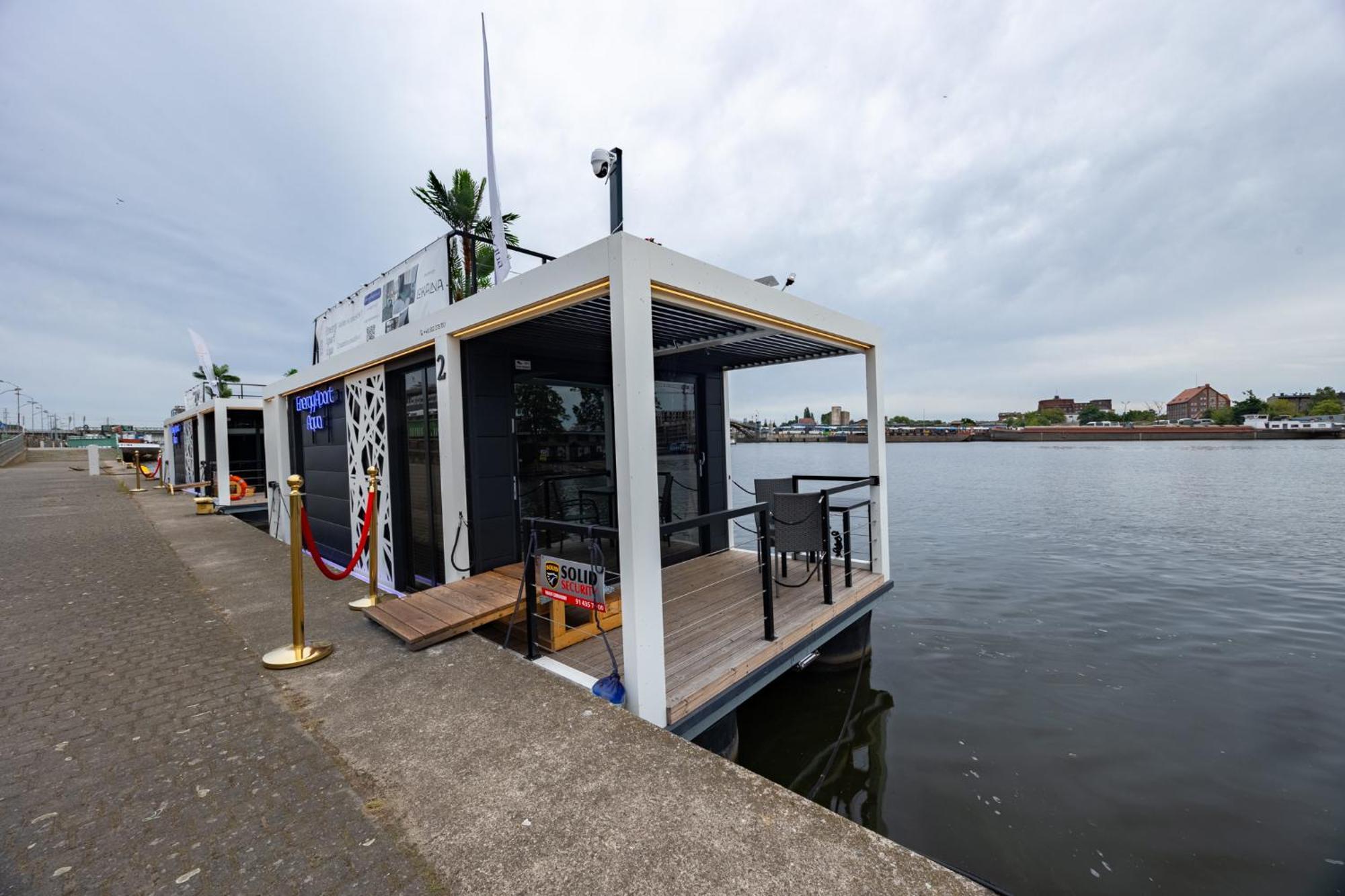 Houseboat Energyapart ชเตชชิน ภายนอก รูปภาพ
